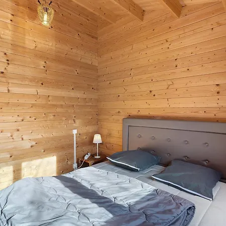 Campingplatz 7 Personnes Climatise Saint-Martial-de-Nabirat